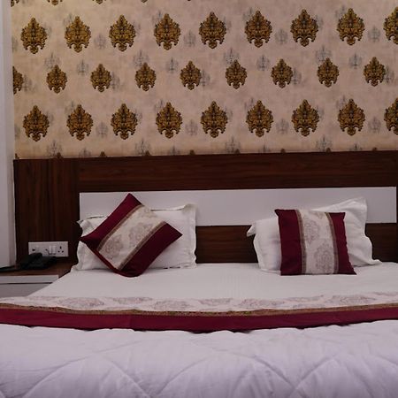 Hotel The Ramay Palace Ayodhya المظهر الخارجي الصورة