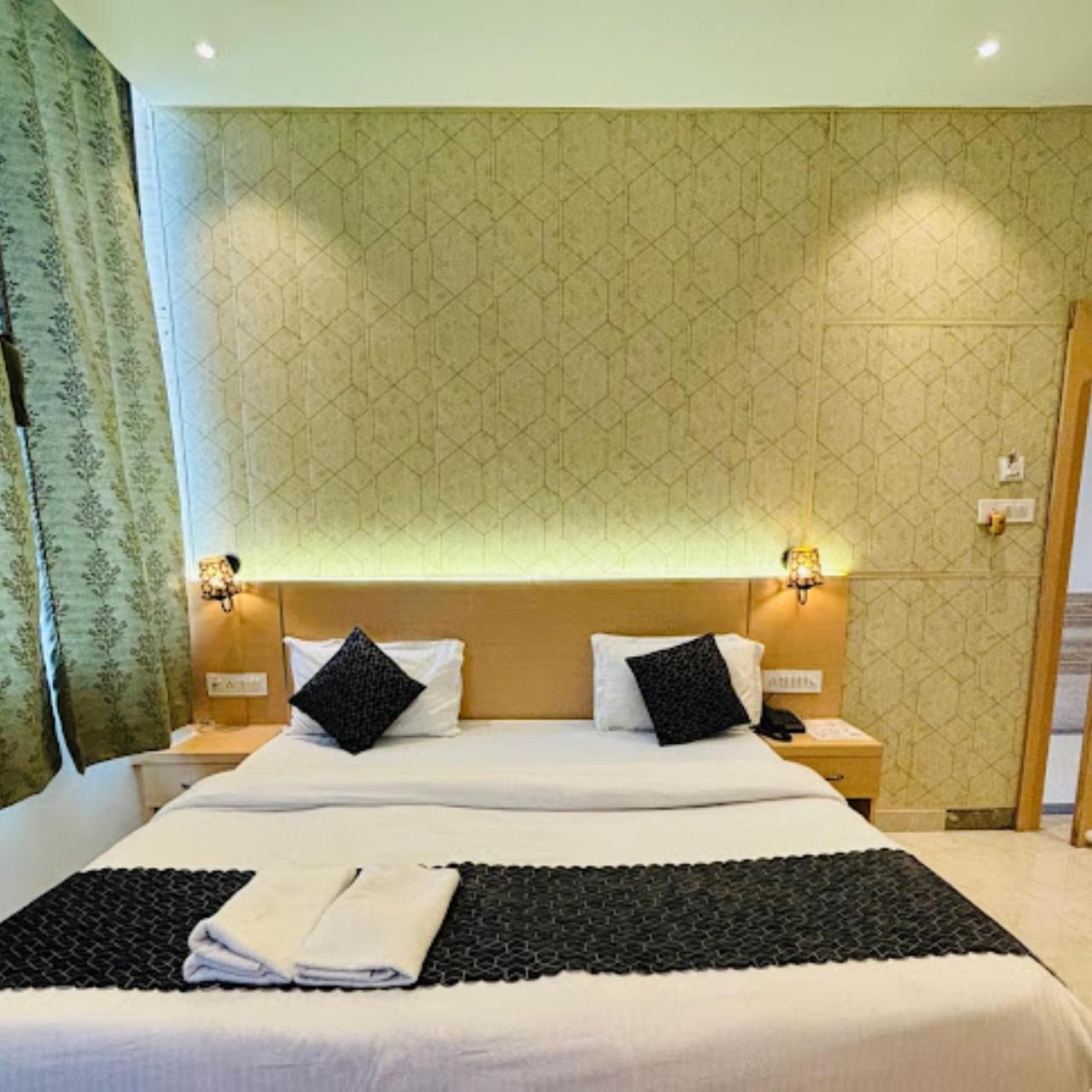 Hotel The Ramay Palace Ayodhya المظهر الخارجي الصورة